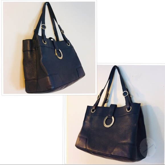 RARE! 💫Bvlgari Navy Soft Grain Leather Handbag - Picture 6 of 16